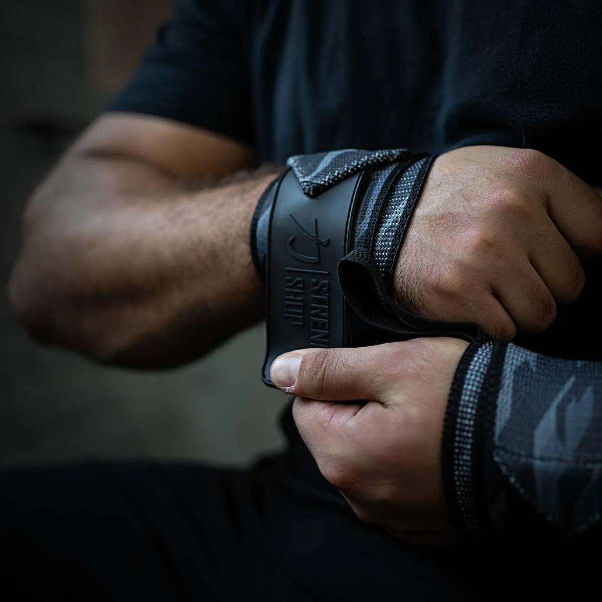 Medium Wrist Wraps - Dark Camo print - IPF Approved – 30cm/60cm